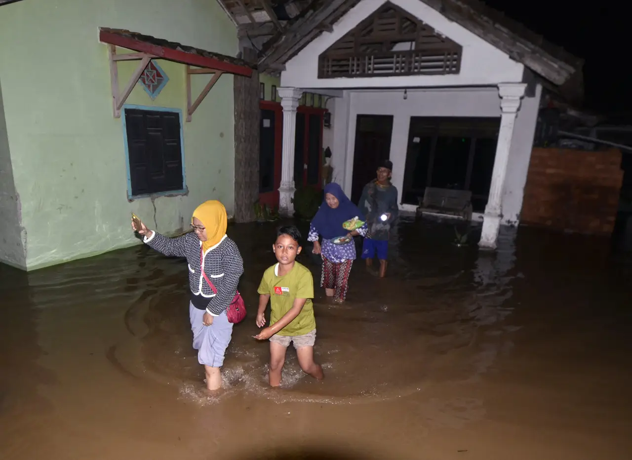 Banjir Luapan Sungai...