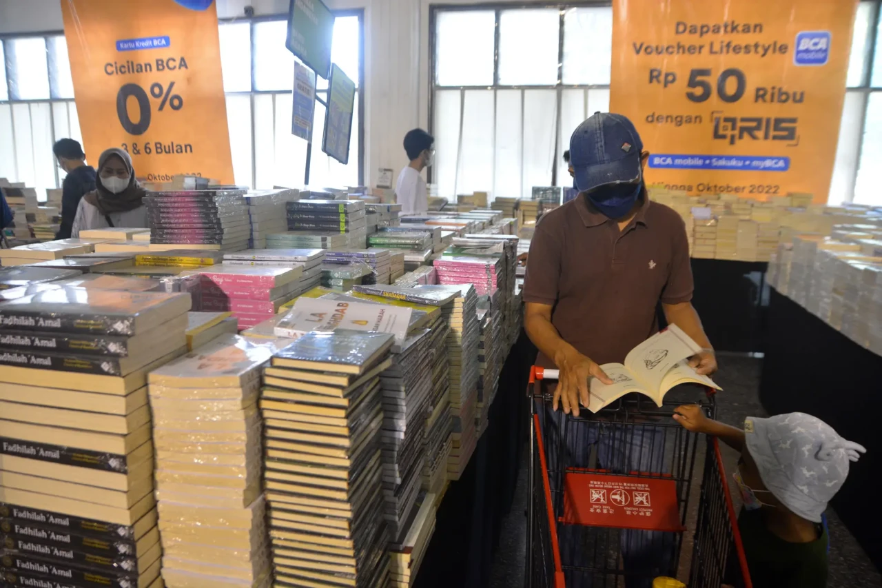 Berburu Jutaan Buku...