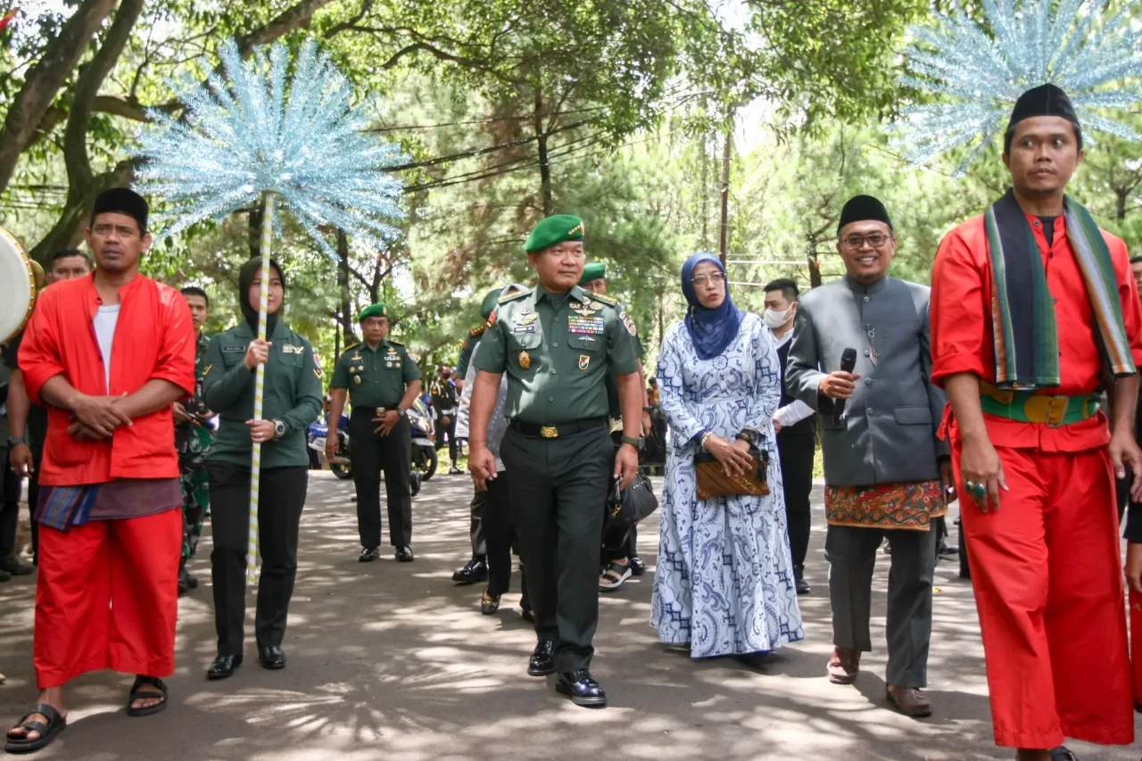 Kolaborasi TNI AD dengan...