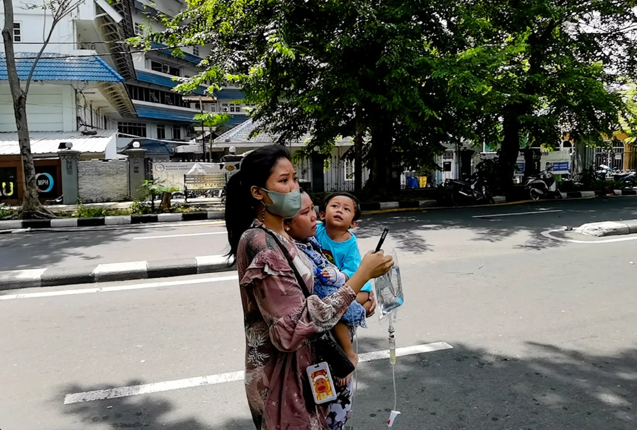 Ada Kebakaran di Belakang...