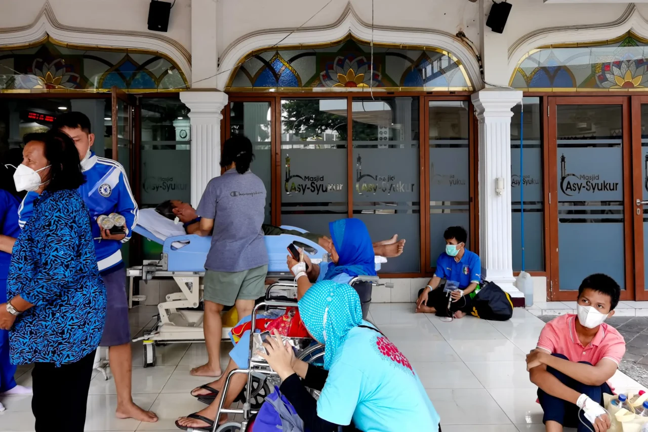 Ada Kebakaran di Belakang...