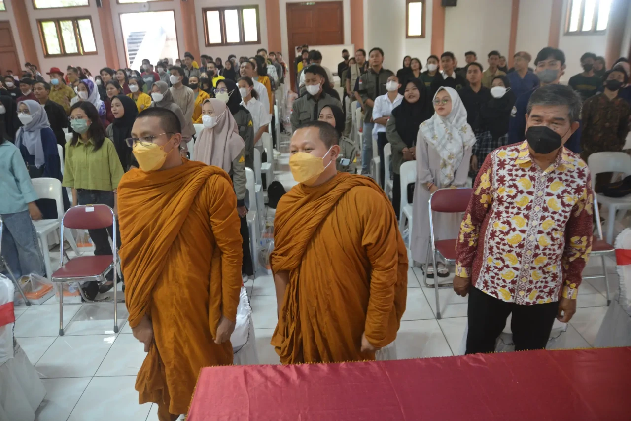 Ratusan Orang Muda Lintas...