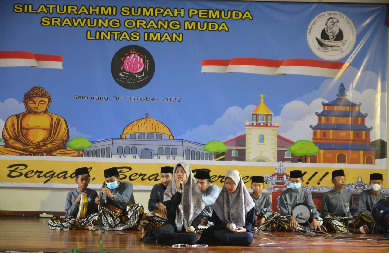 Ratusan Orang Muda Lintas...