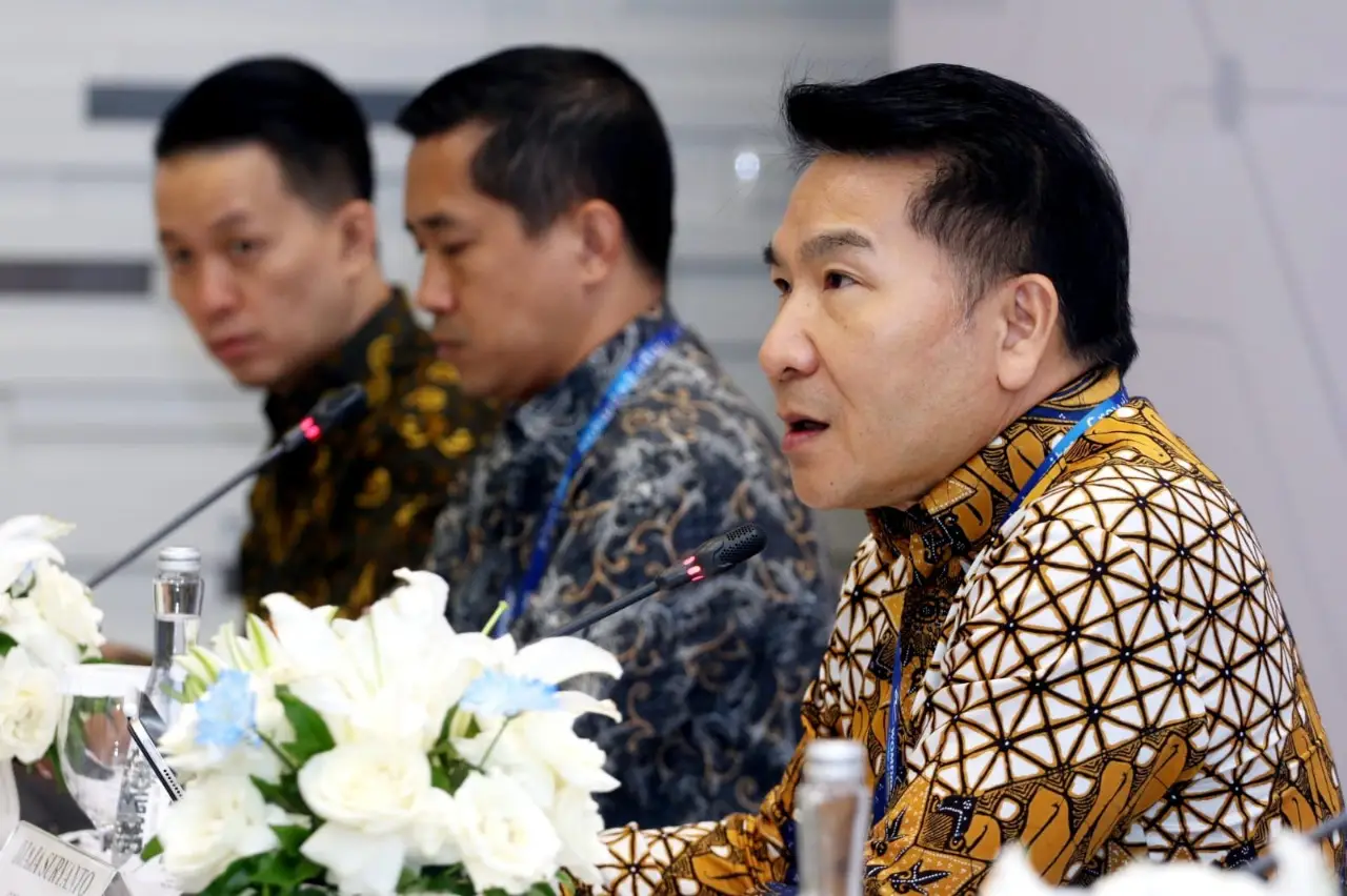 Paparan Publik WOM Finance...
