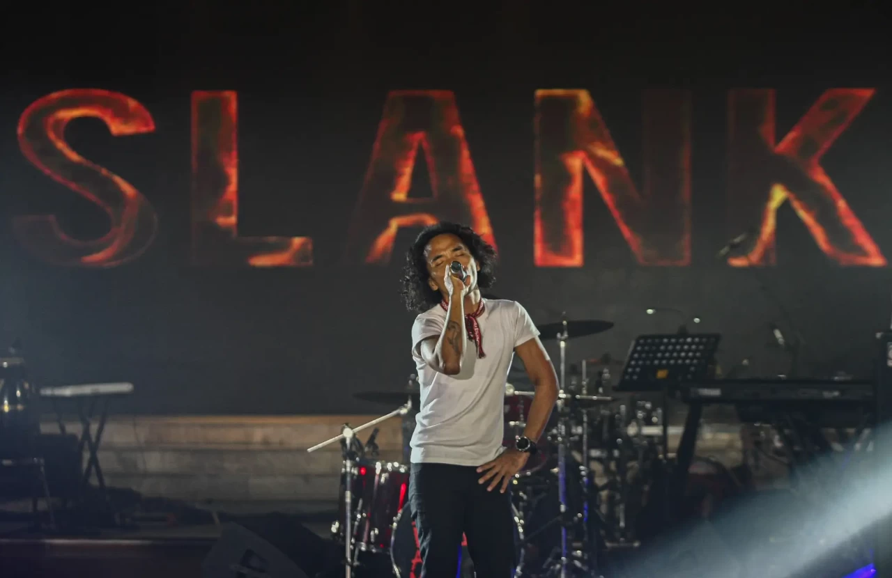 Bawakan Lagu Terlalu...