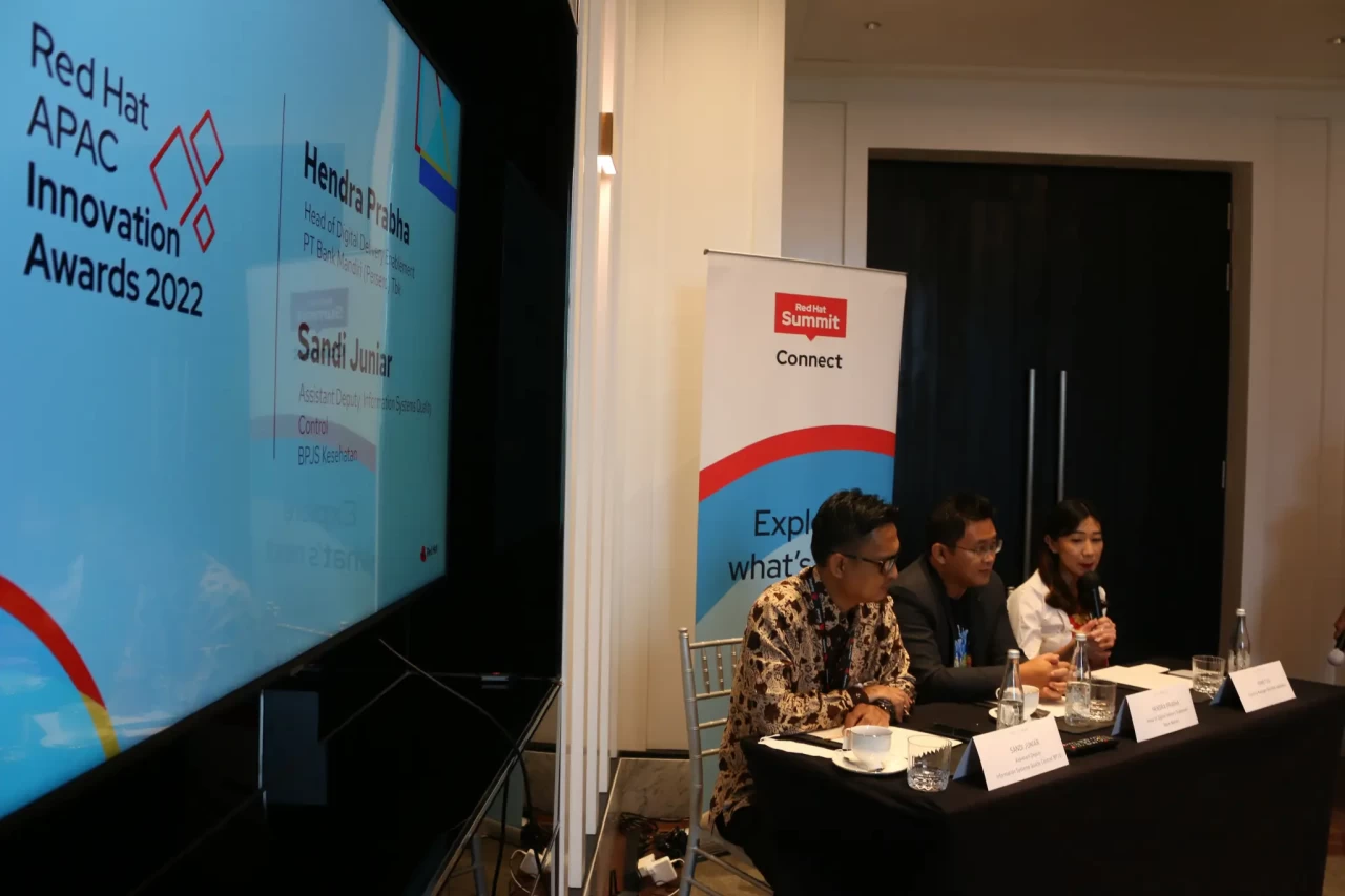 Red Hat Summit : Connect...