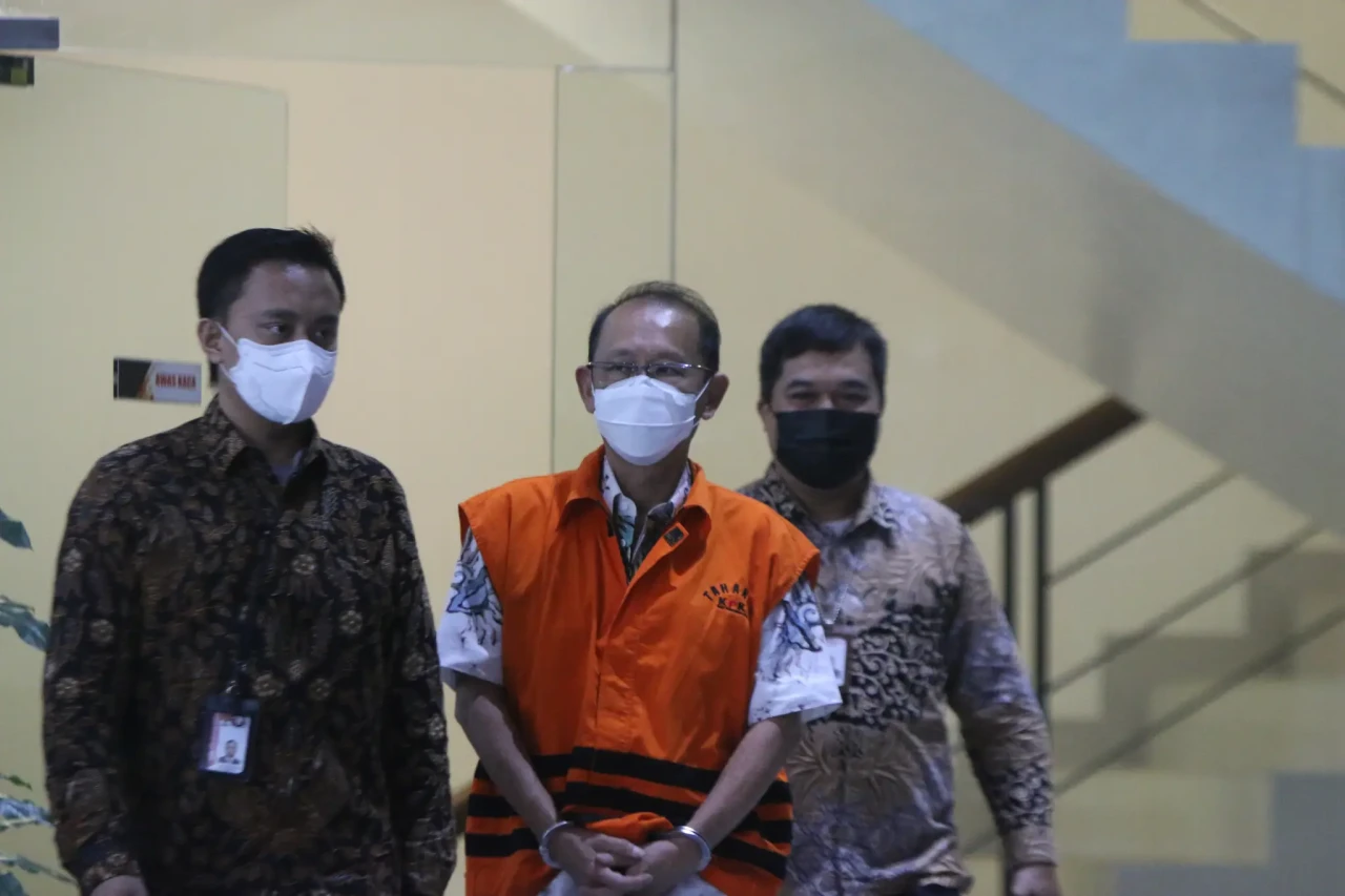 KPK Tahan Teguh Anggara...