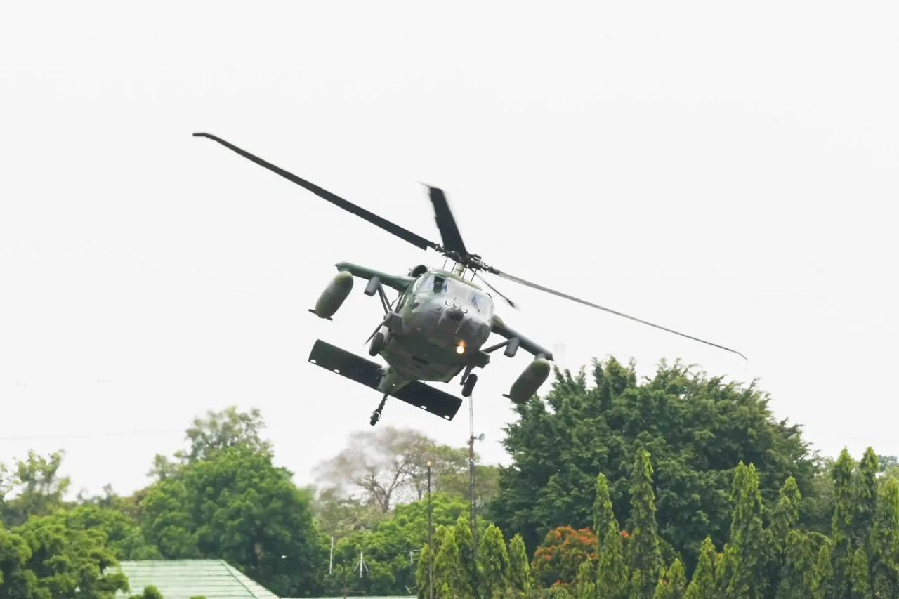 Helikopter S-70 Black...