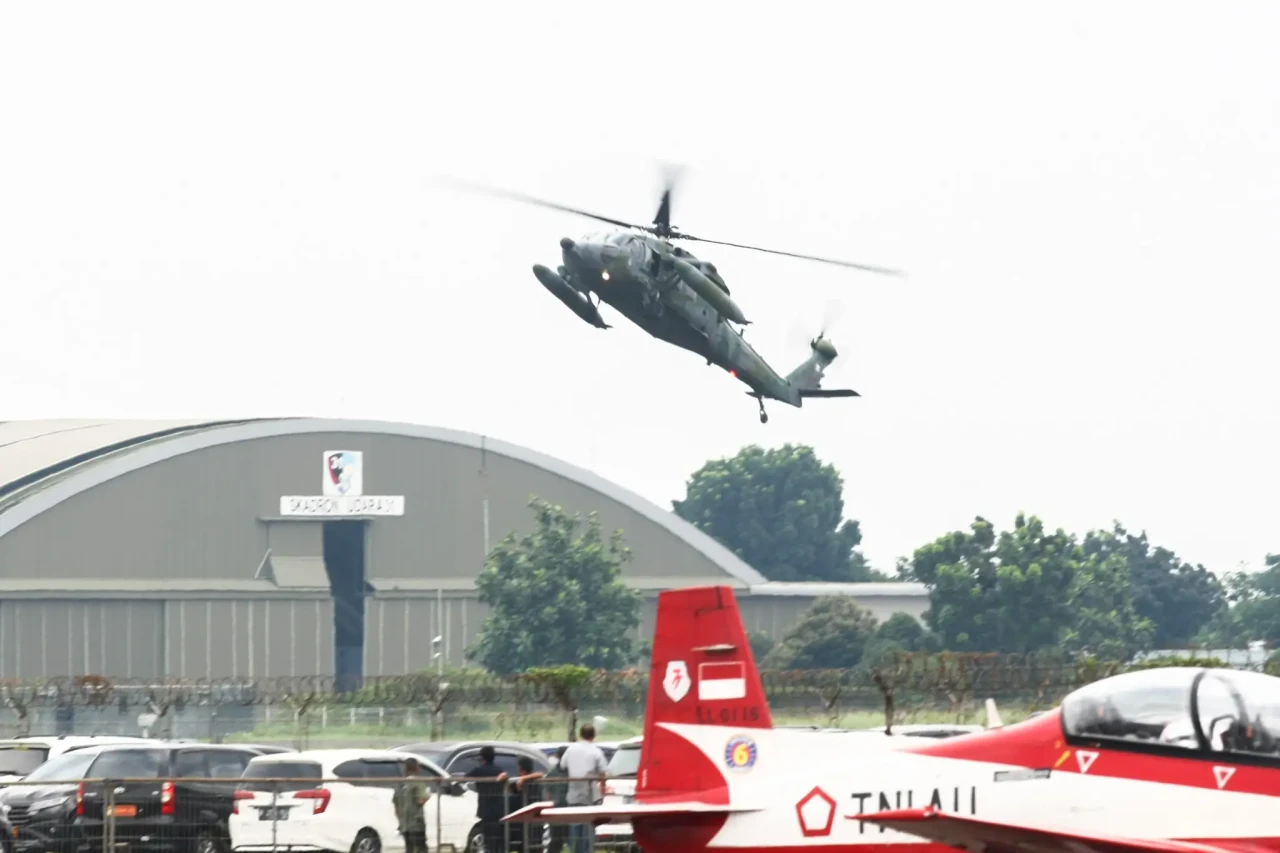 Helikopter S-70 Black...