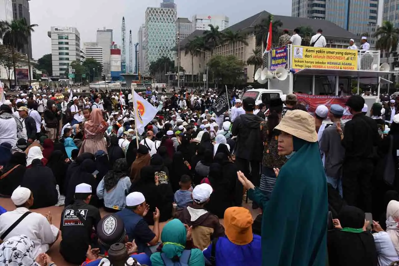 Unjuk Rasa 411 Gerakan...