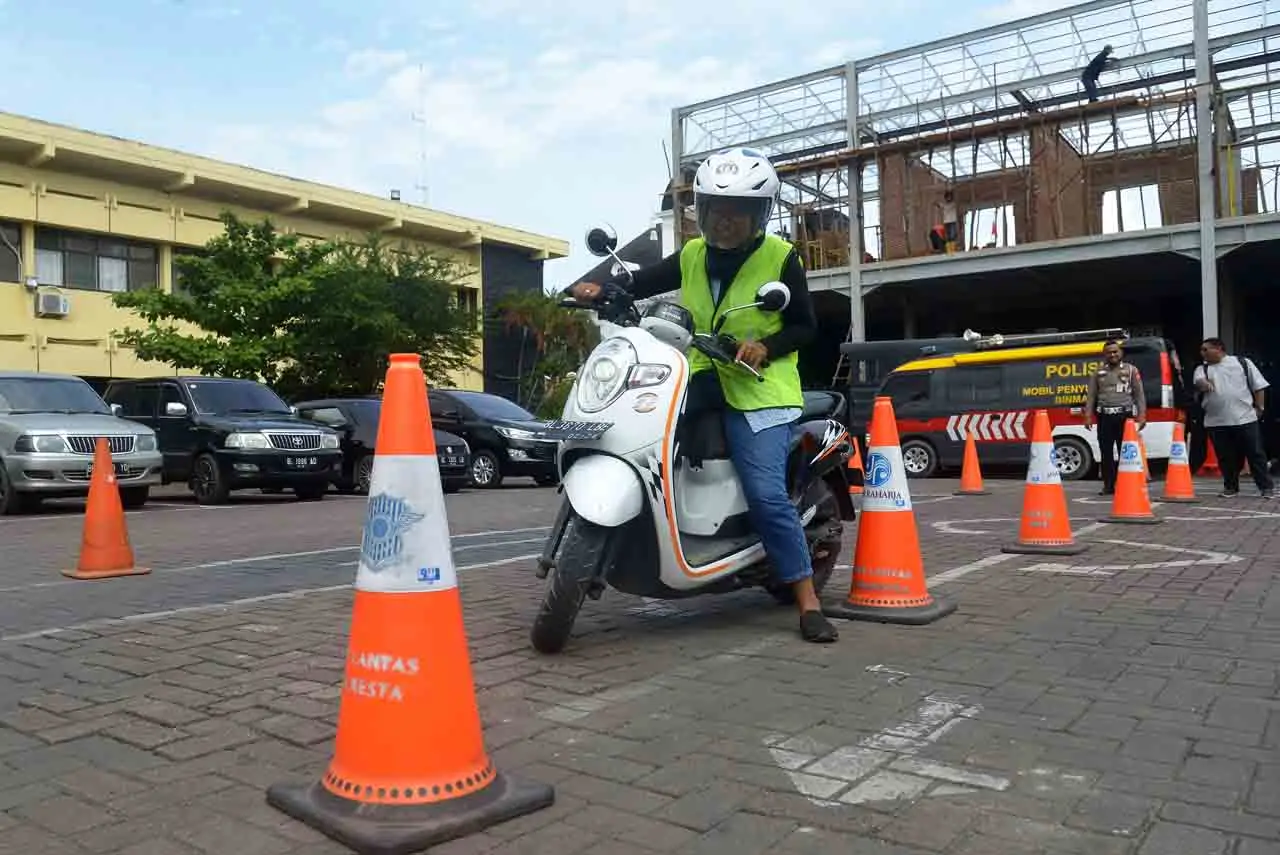Asyik, Gagal Ujian SIM...