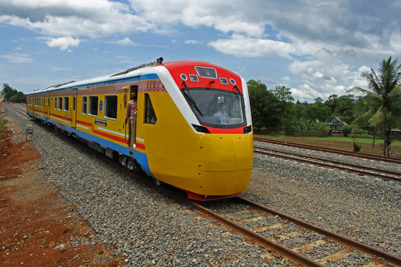 Pengoperasian Kereta...