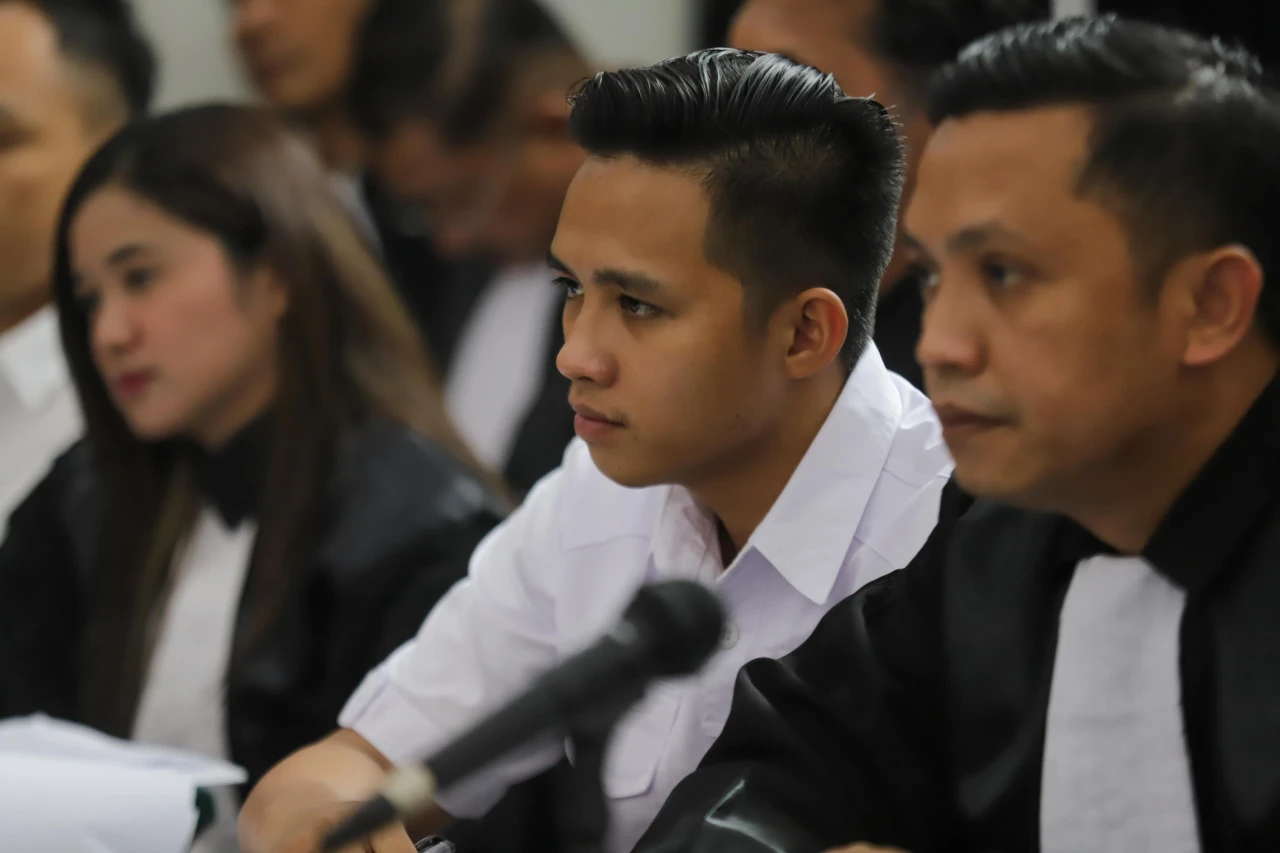Momen Richard Eliezer,...