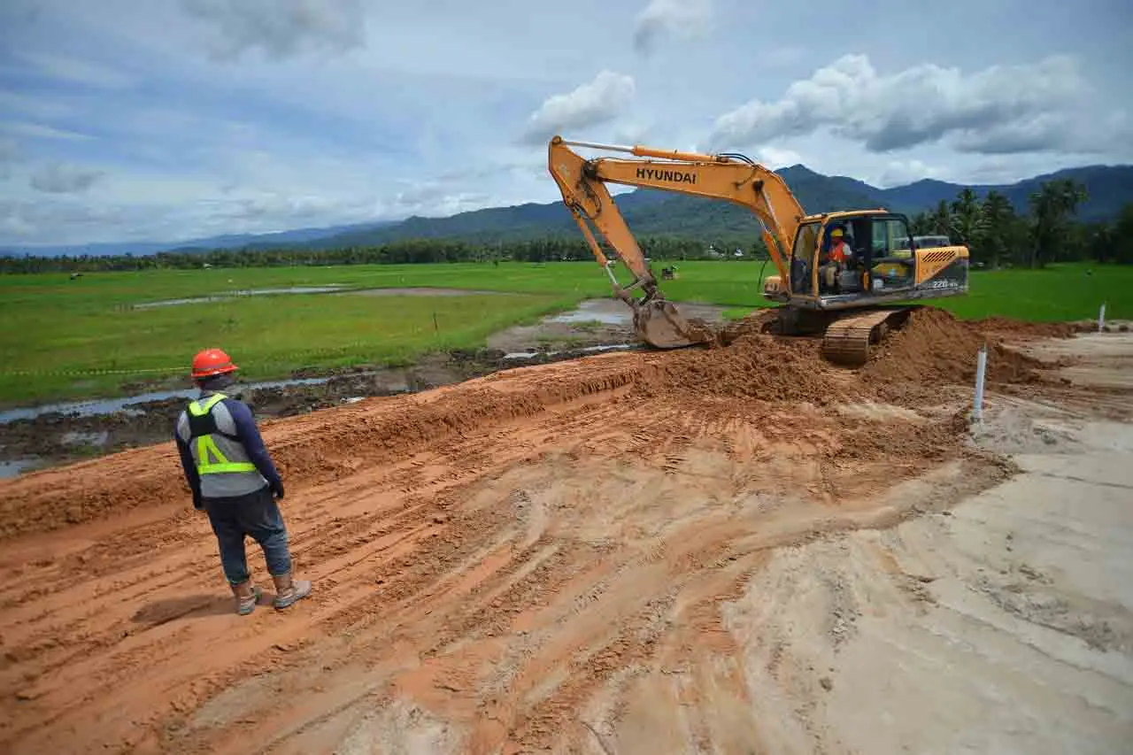 Pembangunan Jalan Tol...