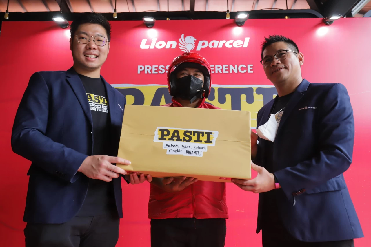 Lion Parcel Luncurkan...