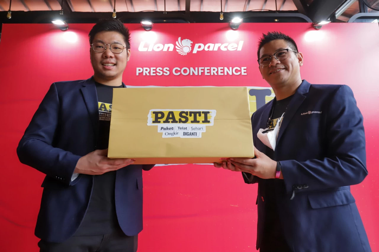 Lion Parcel Luncurkan...