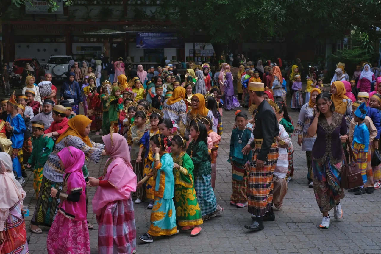 Parade Budaya HUT ke-415...