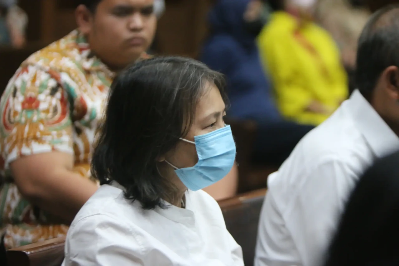 Sidang Dakwaan Veronika...