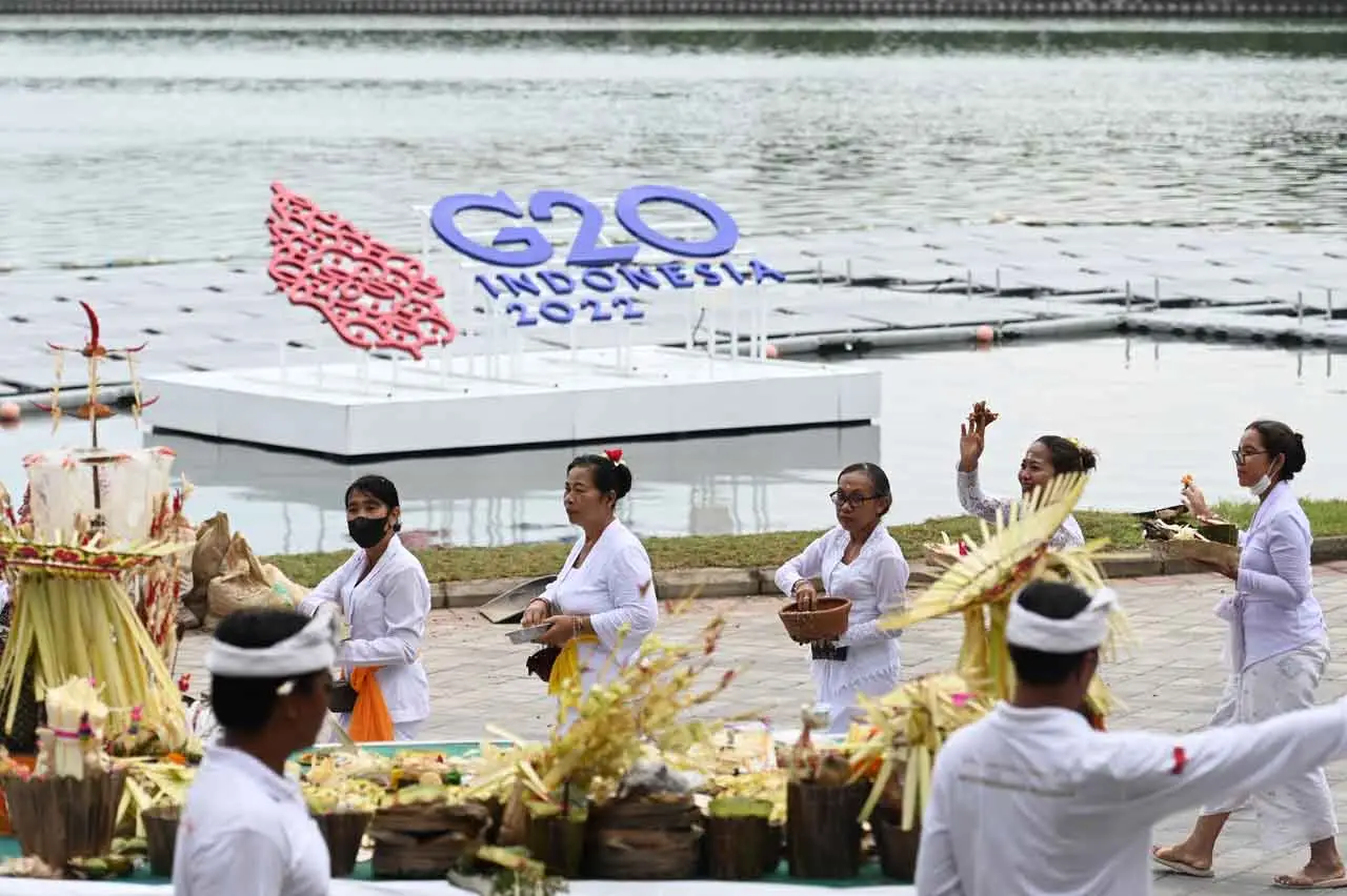 Ritual Penyucian Bangunan...