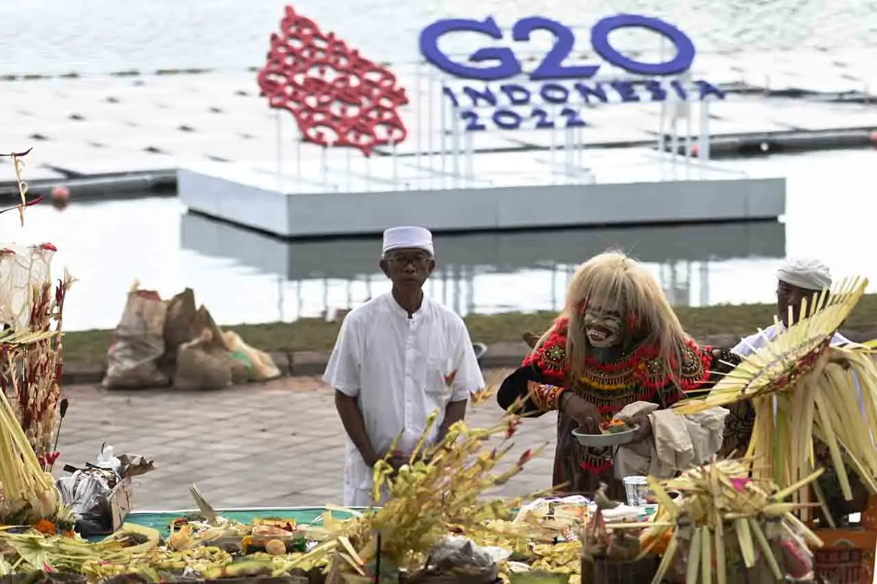 Ritual Penyucian Bangunan...