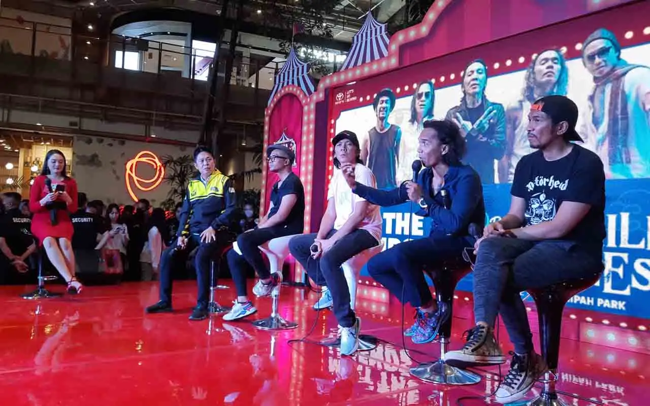 Slank Temui Penggemar...