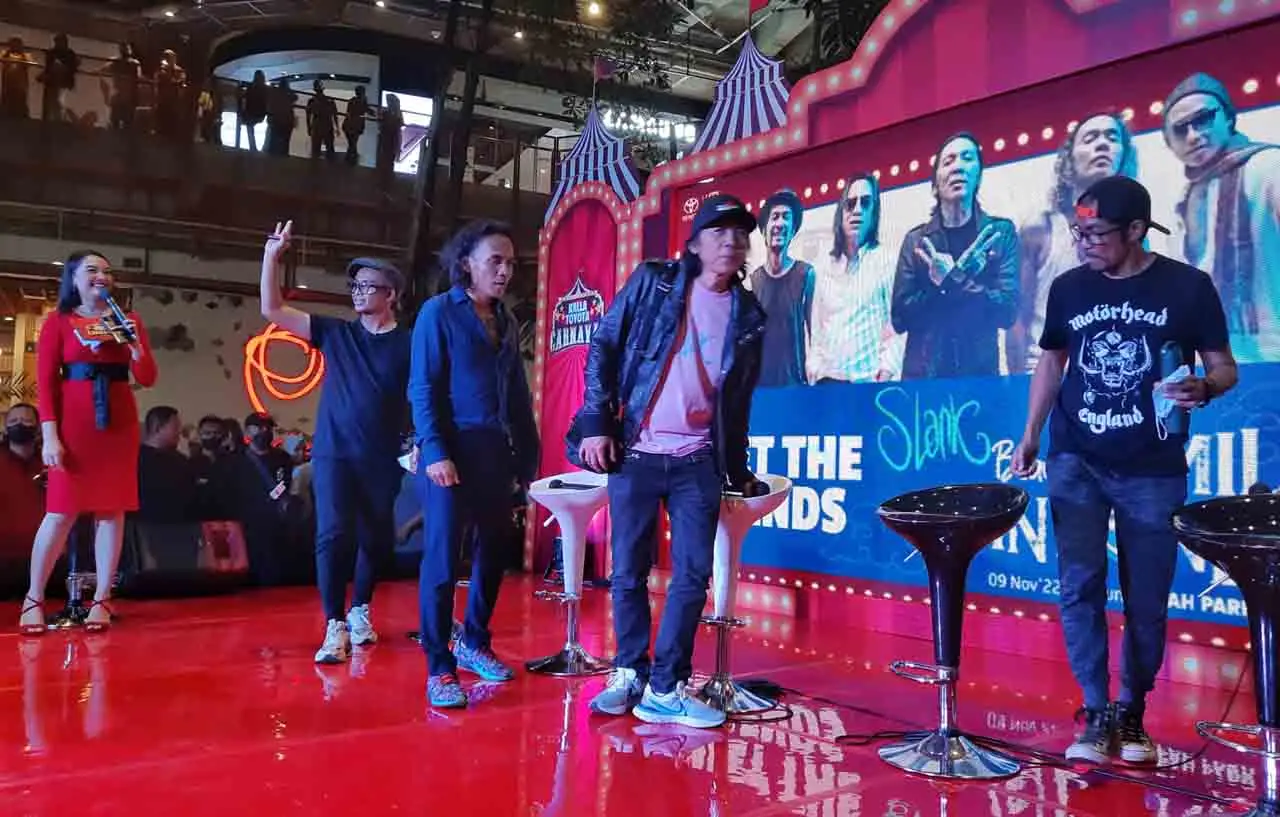 Slank Temui Penggemar...