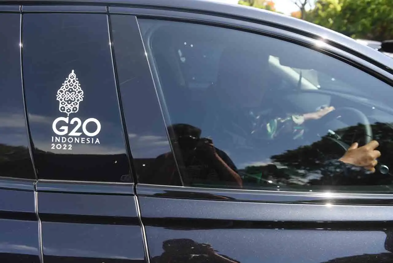 Penampakan Mobil Listrik...