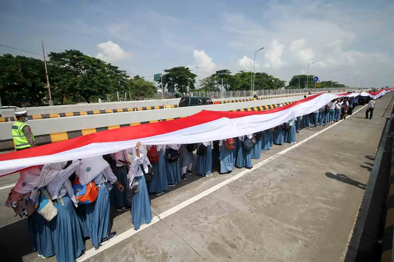 Pembentangan Bendera...