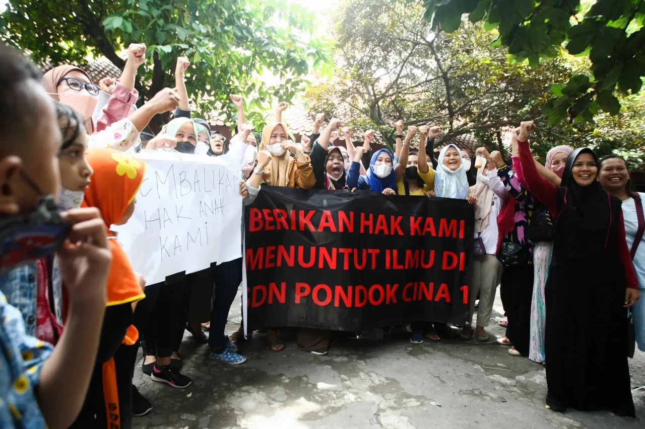 Aksi Protes Emak-emak...