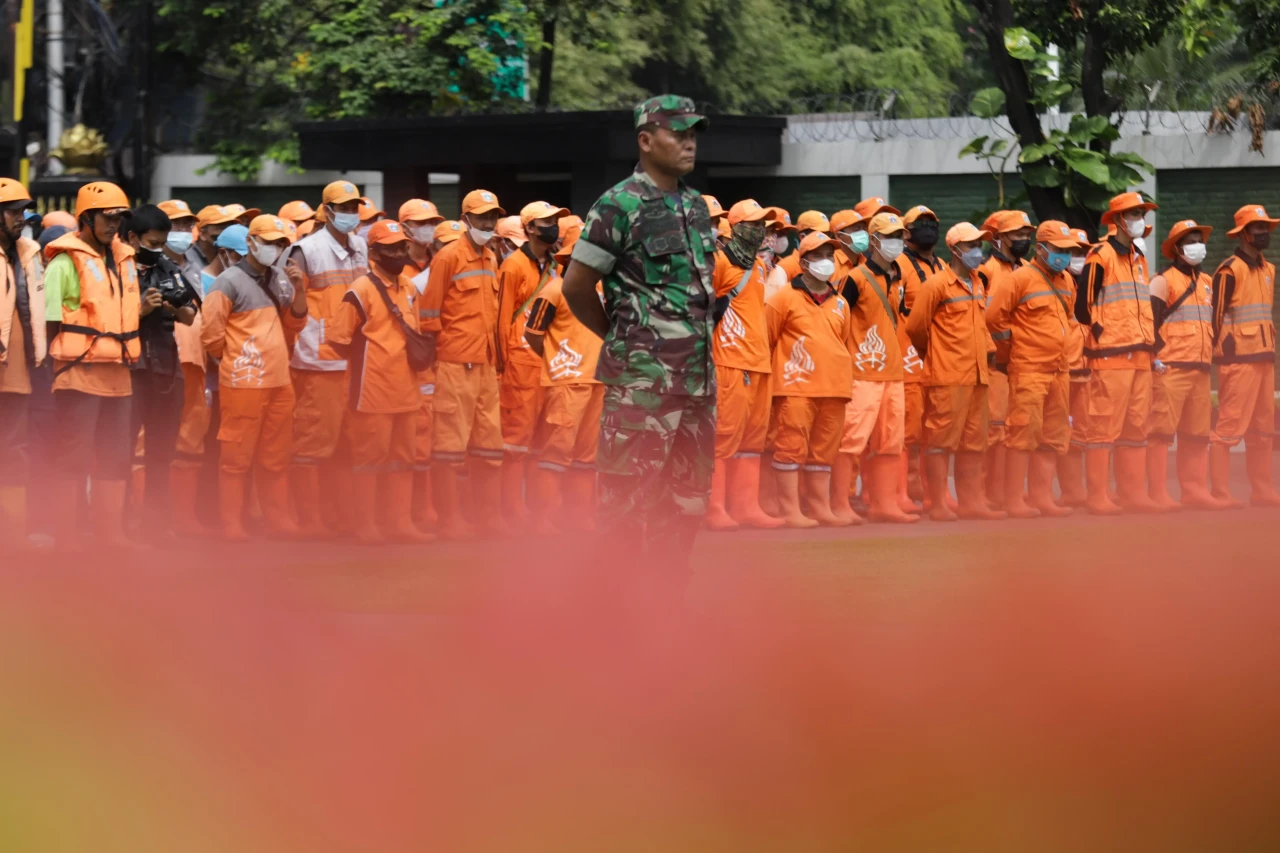 Kerja Bakti Bersih-Bersih...