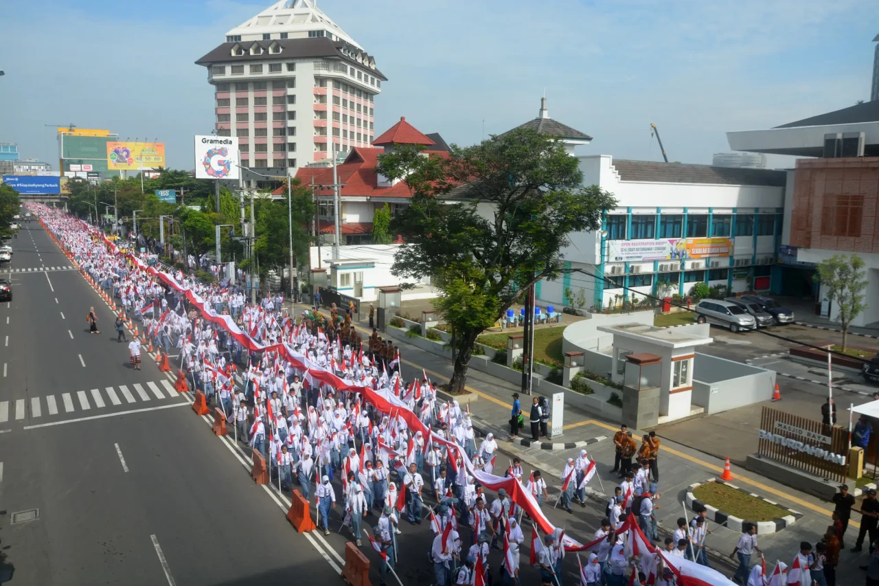 Kirab Merah Putih 1.001...