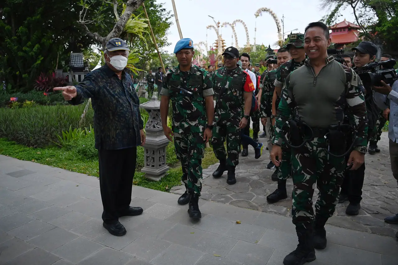 Panglima TNI Tinjau...