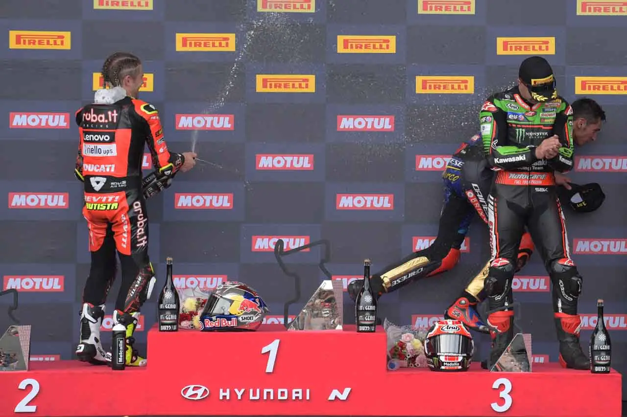 Toprak Menangi Race...
