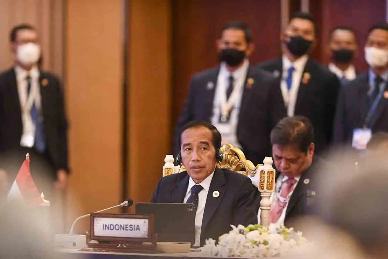 Presiden Jokowi Hadiri...
