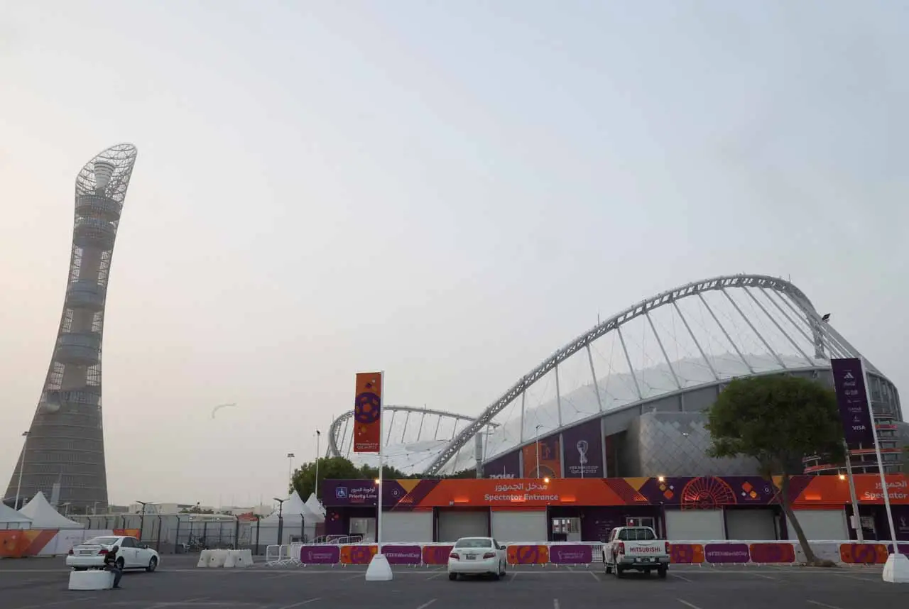 Melihat 8 Stadion Piala...