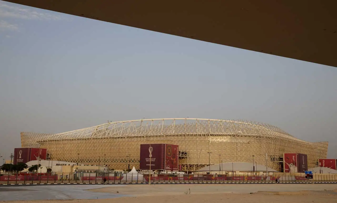 Melihat 8 Stadion Piala...