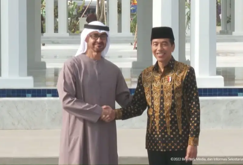 Resmikan Masjid Raya...