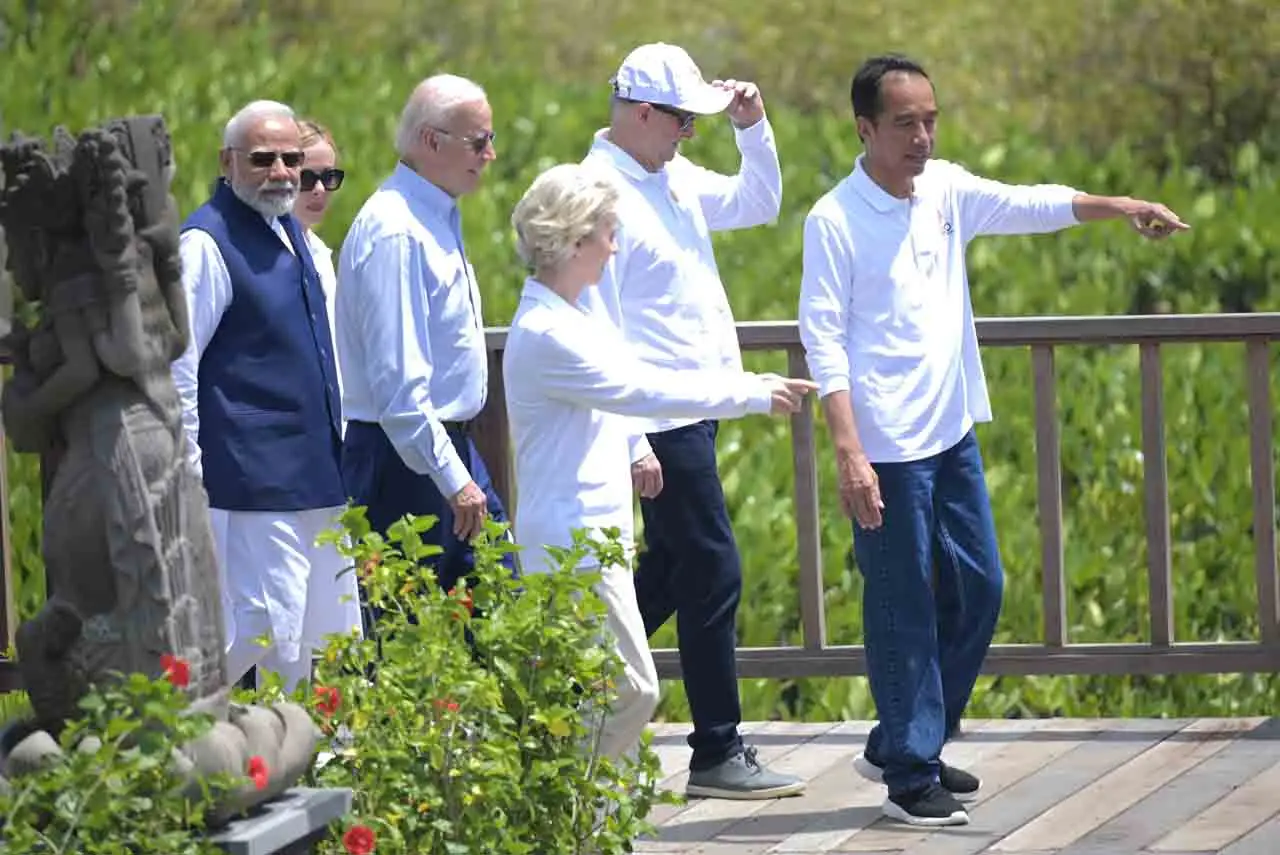 Pemimpin G20 Tanam Mangrove...