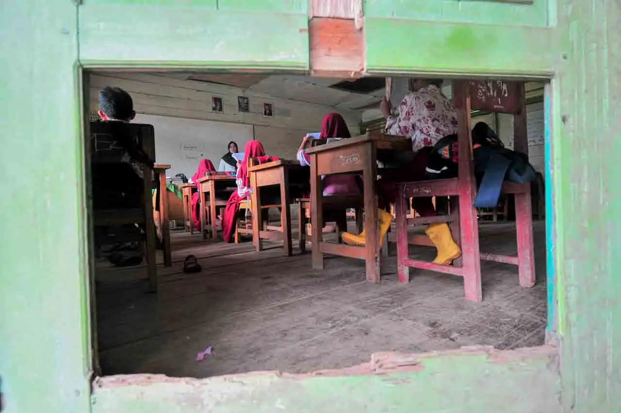 Sekolah Rusak di Pelosok...