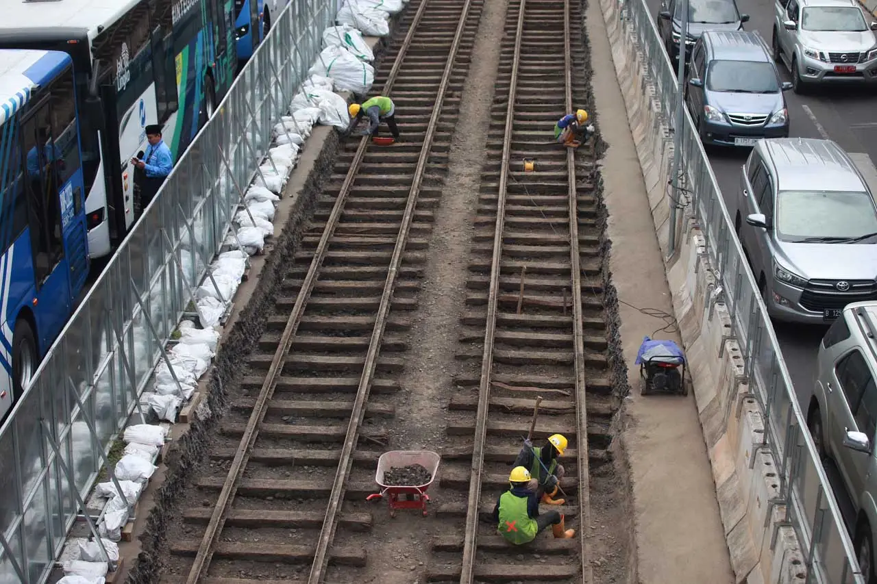 Relokasi Rel Trem Tertua...