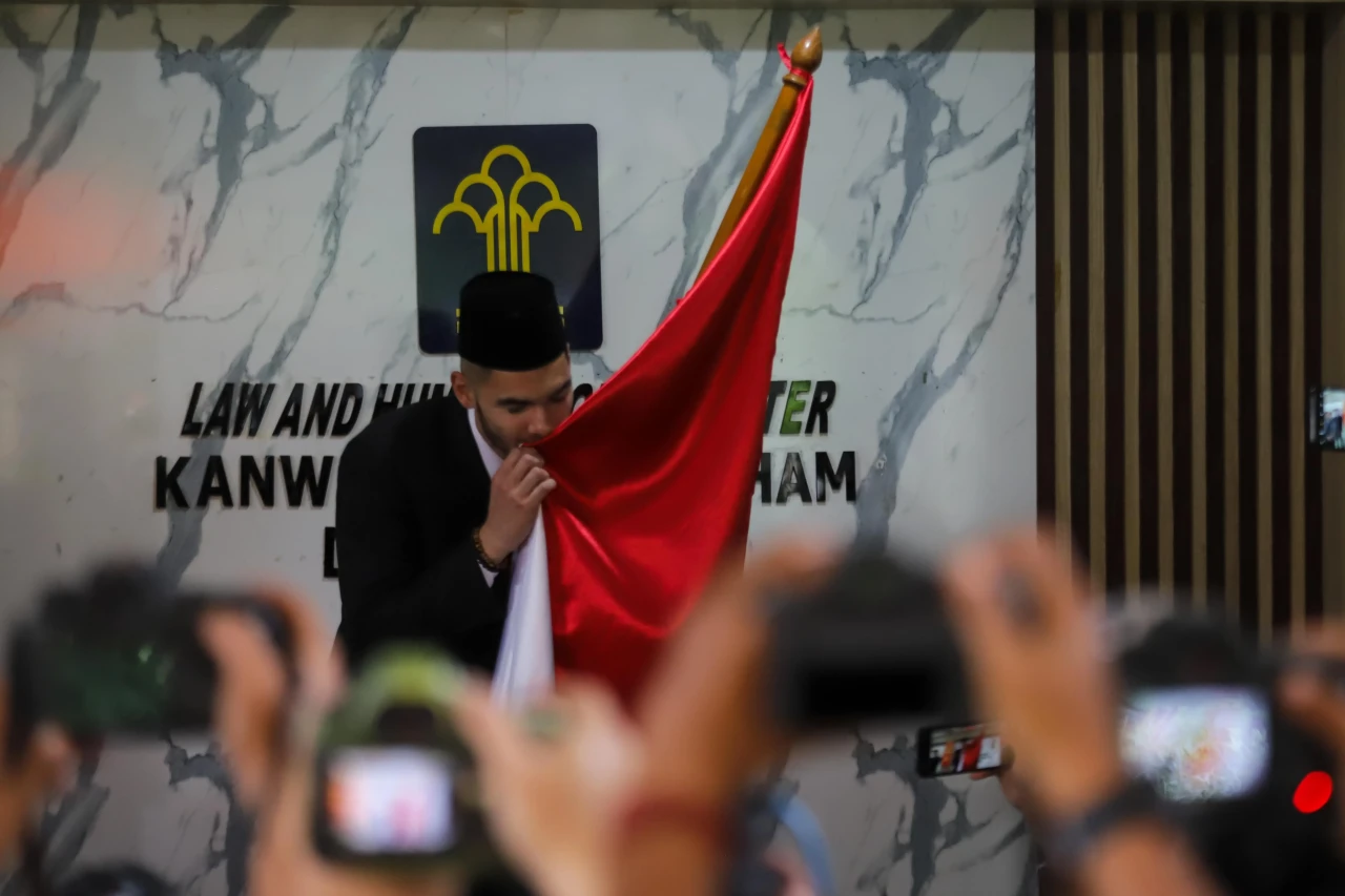 Resmi Jadi WNI, Sandi...