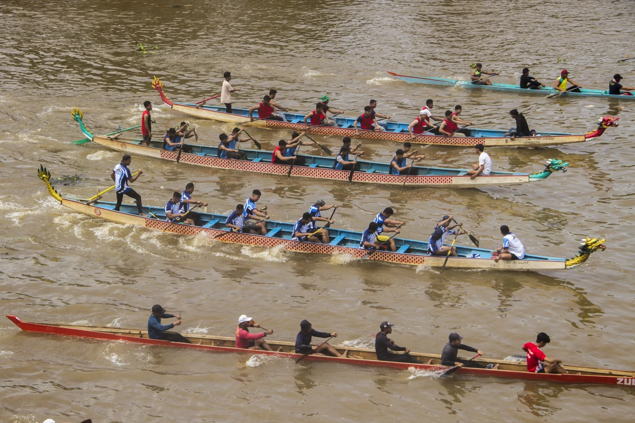 Semarak Lomba Perahu...