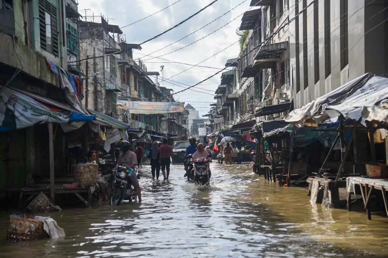 Kota Medan Dikepung...