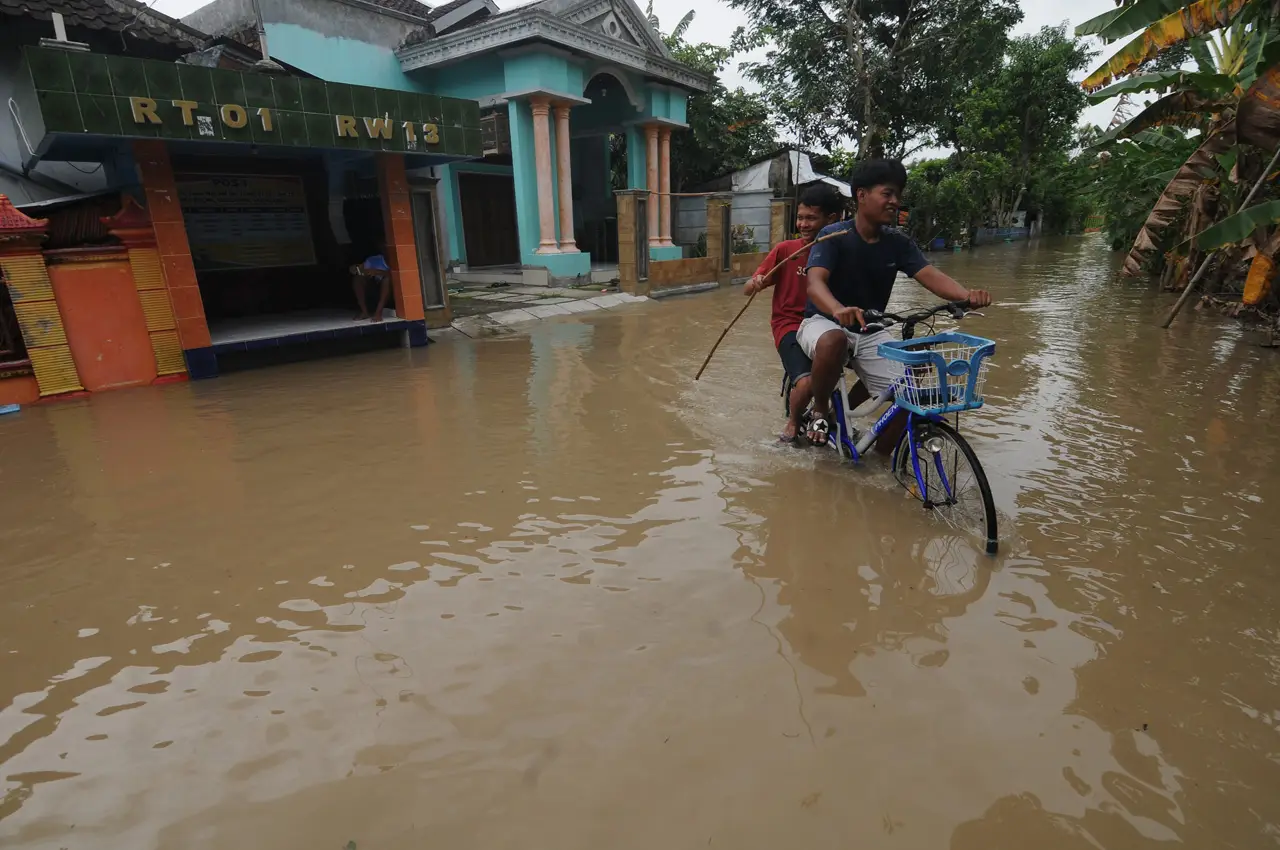 Banjir Rendam Permukiman...