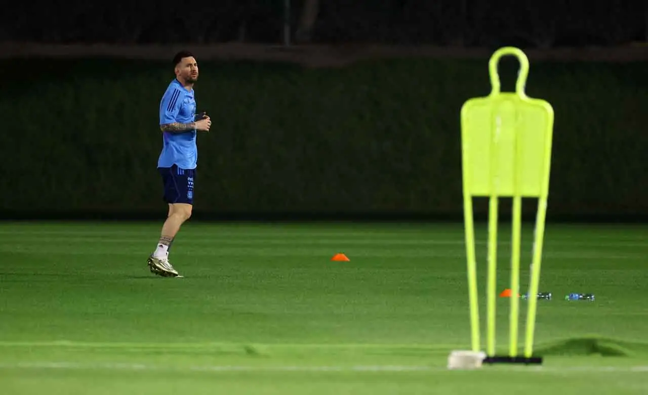 Messi Latihan Terpisah...