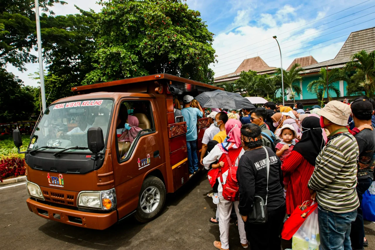 TMII Mulai Buka Uji...