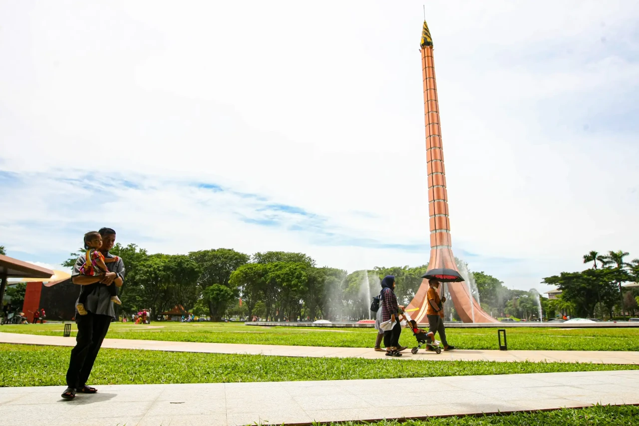 TMII Mulai Buka Uji...