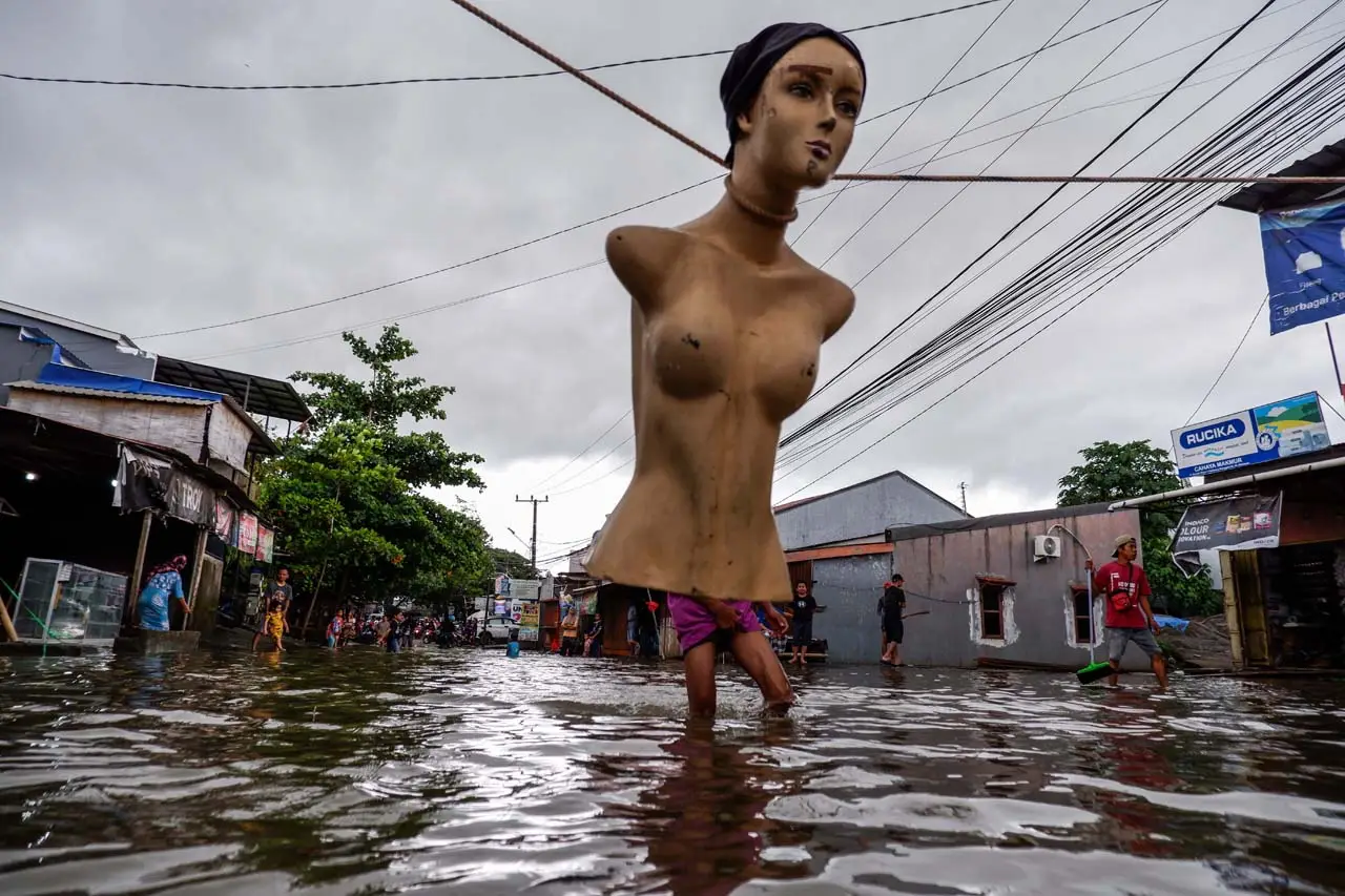 Banjir Rendam Kecamatan...
