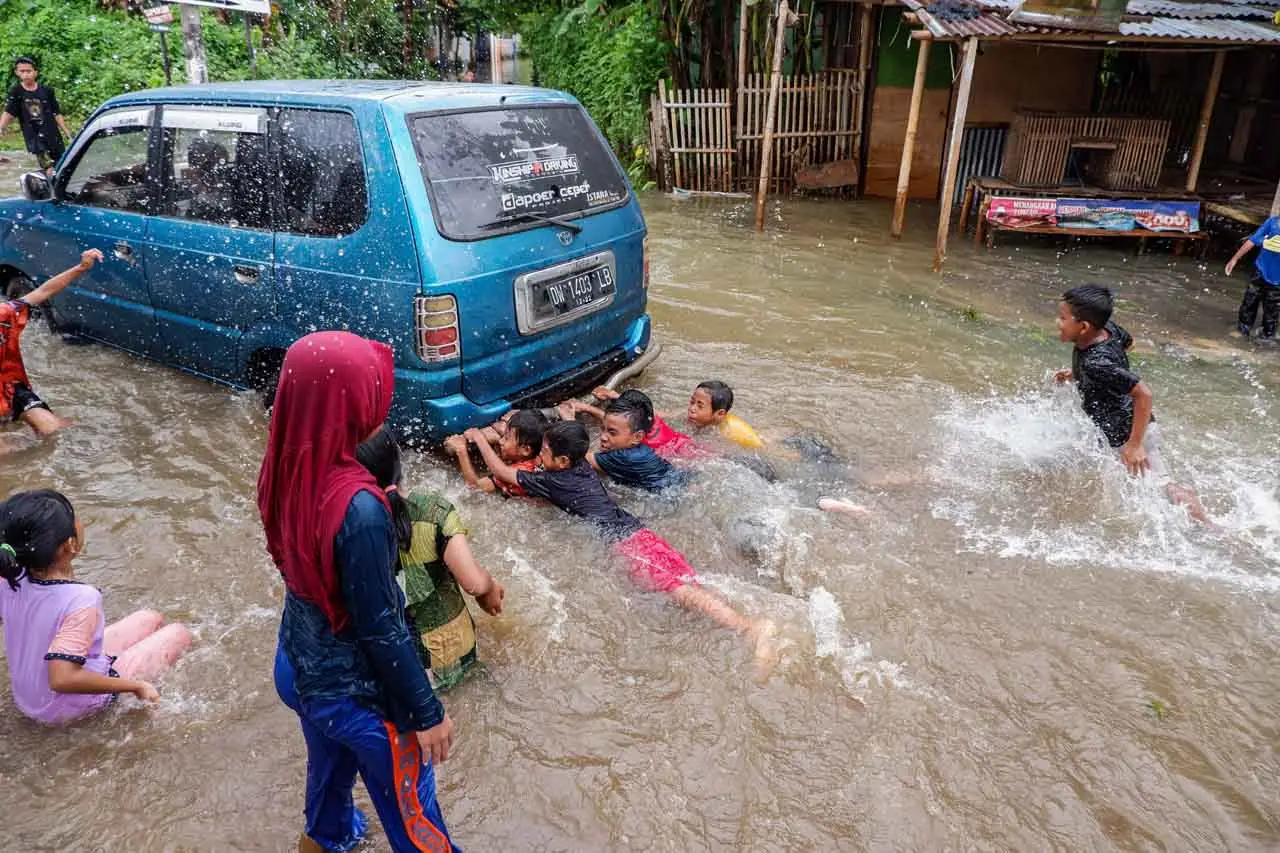 Banjir Rendam Kecamatan...