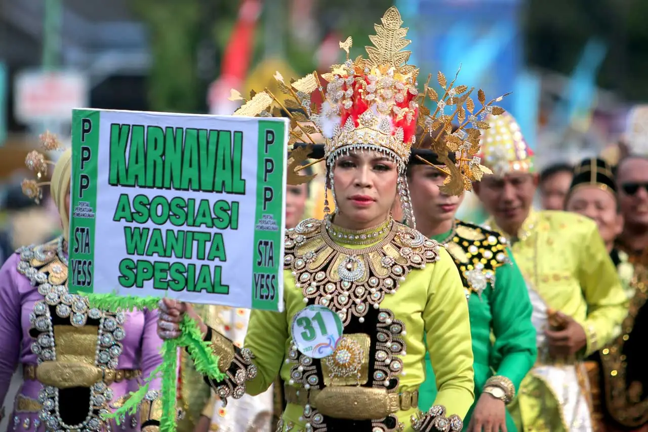 Karnaval Budaya Multi...